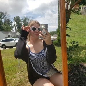 Meet your Posher, Rebecca